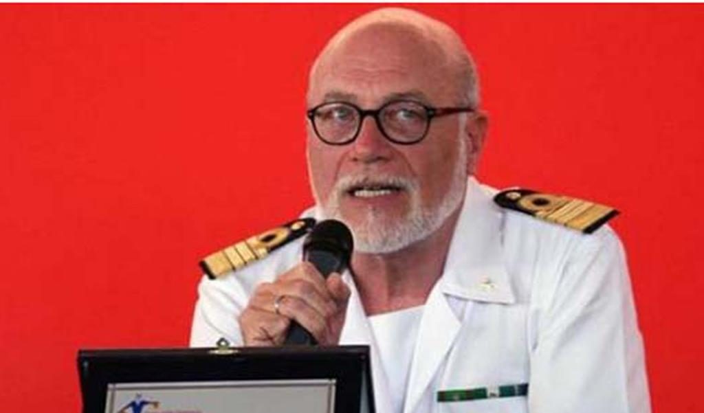 Migranti, l'ammiraglio contro Meloni: "Pericoloso far credere che chi soccorre in mare sia un pirata"