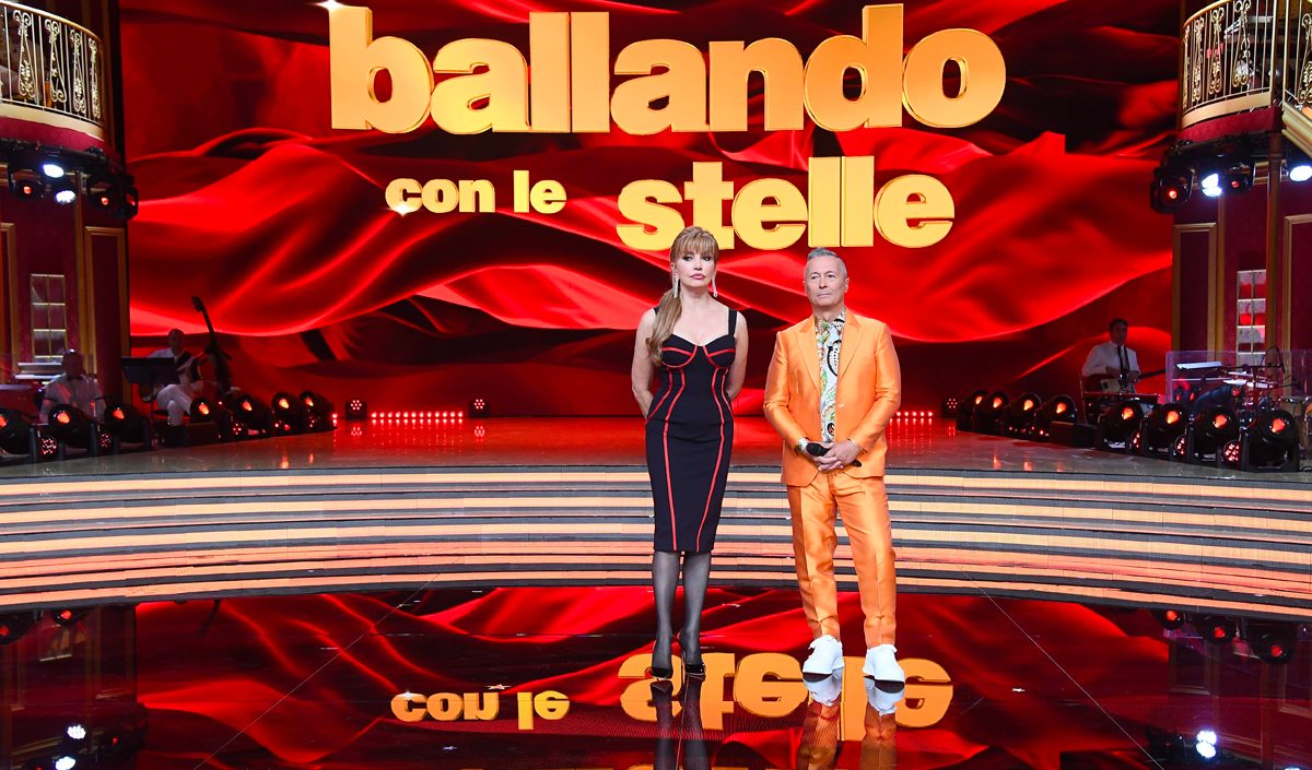 “Ballando con le Stelle”, questa sera alle 22 su Rai 1 la seconda semifinale: ospiti e anticipazioni