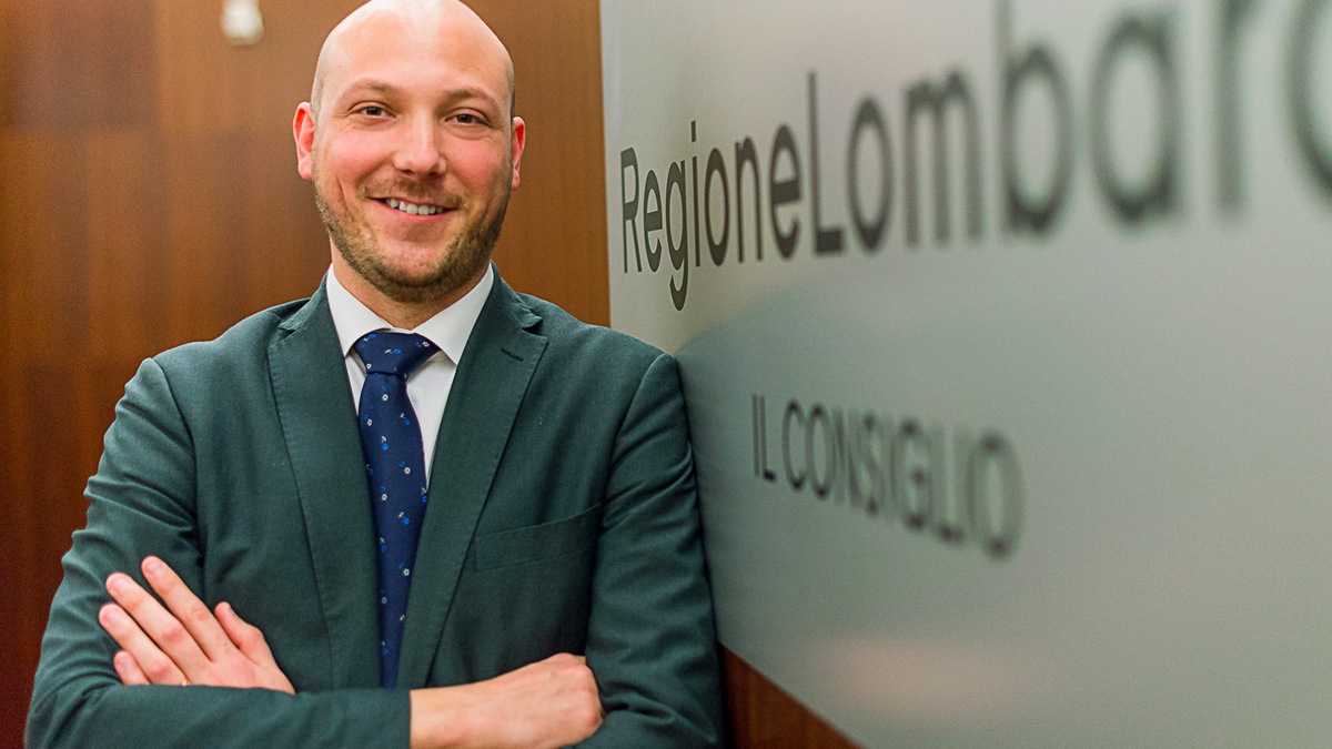 dario-violi-m5s Lombardia, il M5s apre al Pd: "Cerchiamo una visione comune"