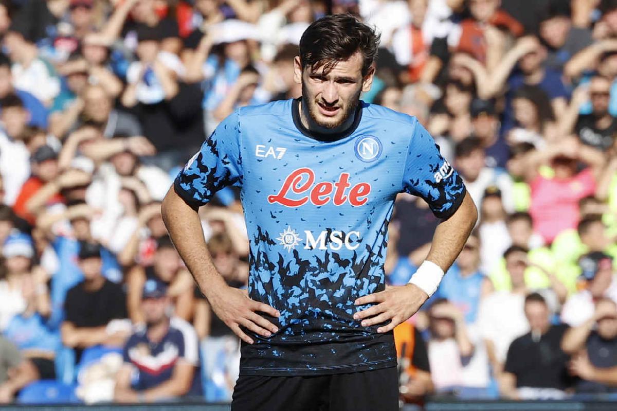 Tra Kvara e il Napoli è scontro totale. Lui vuole andare via ma De Laurentiis risponde: "Decido io, fine della storia"