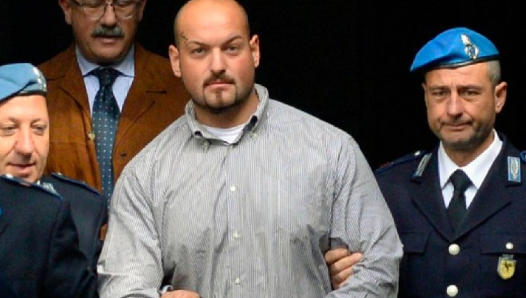 "Cronache Criminali", questa sera alle 23.35 su Rai 1: la storia di Luca Traini