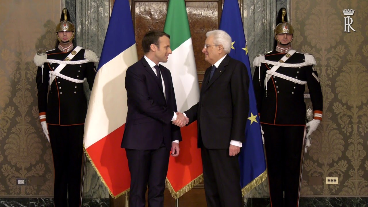 Mattarella salva la faccia dell'Italia e parla con Macron: "Piena collaborazione tra i nostri Paesi"