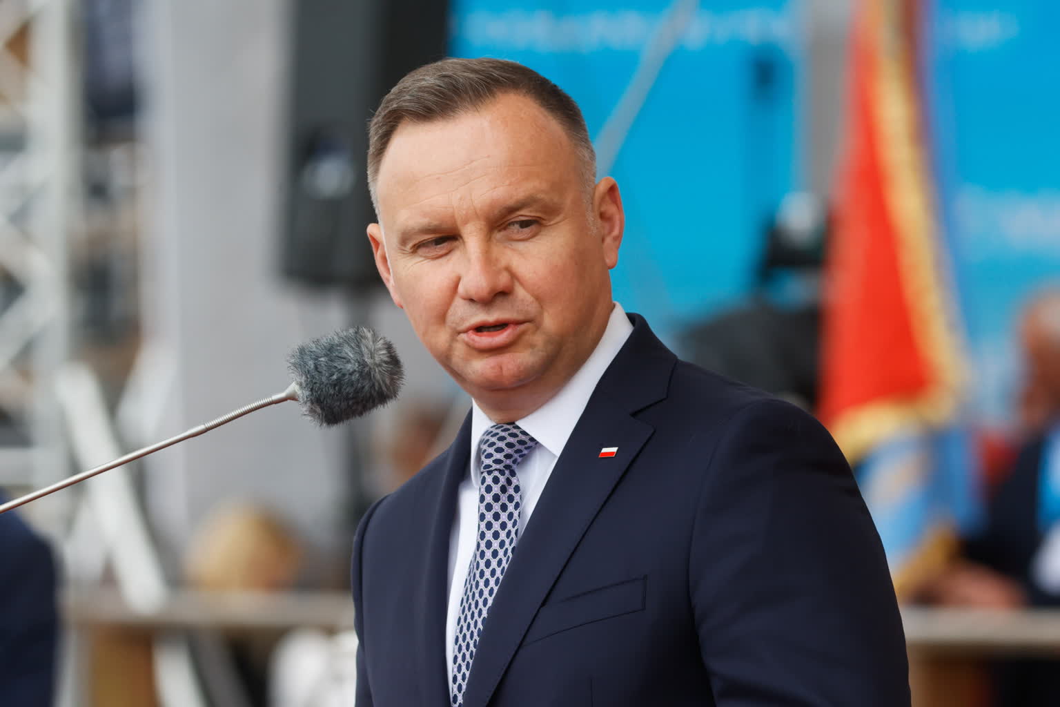 Il presidente polacco Duda sprona gli alleati europei: "Dobbiamo inviare più armi e carri armati a Kiev"