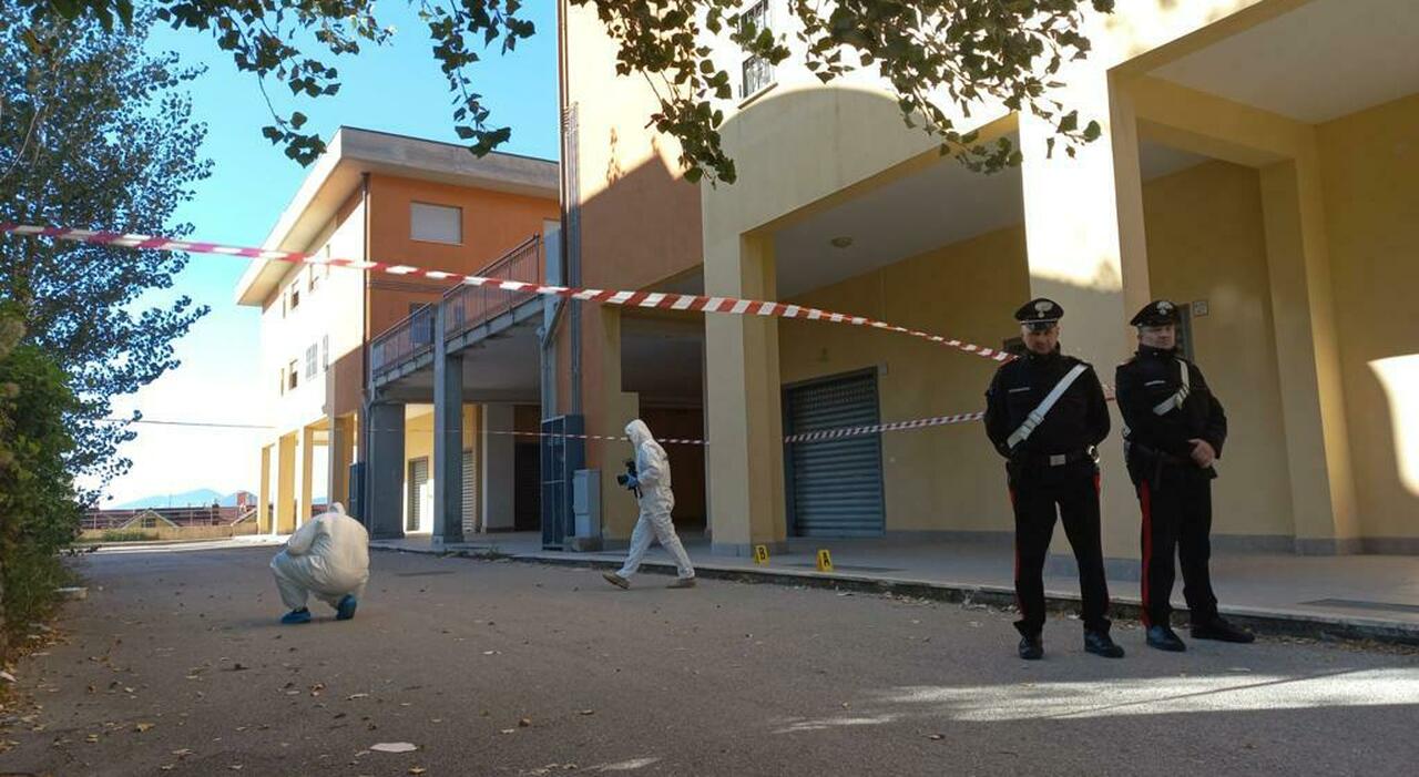 Omicidio - suicidio, un 60enne uccide la moglie e poi si impicca sotto un cavalcavia