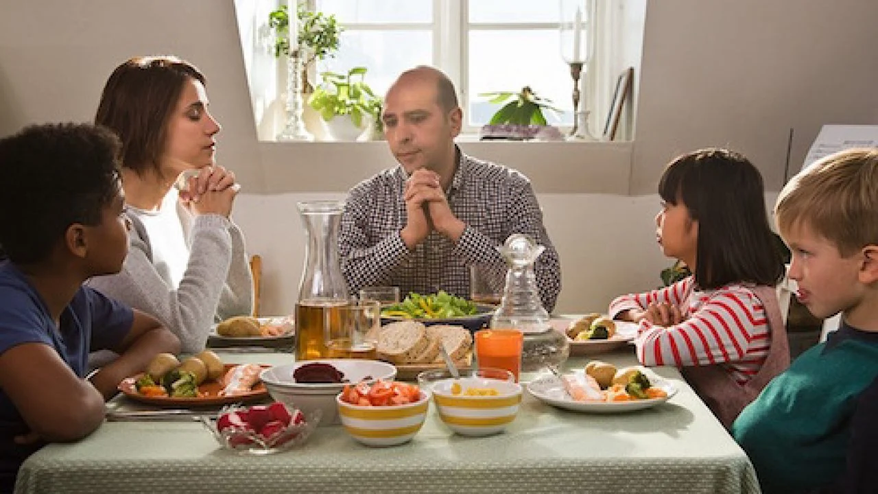 "Quo Vado", questa sera alle 21.45 su Canale 5: la trama del film con Checco Zalone