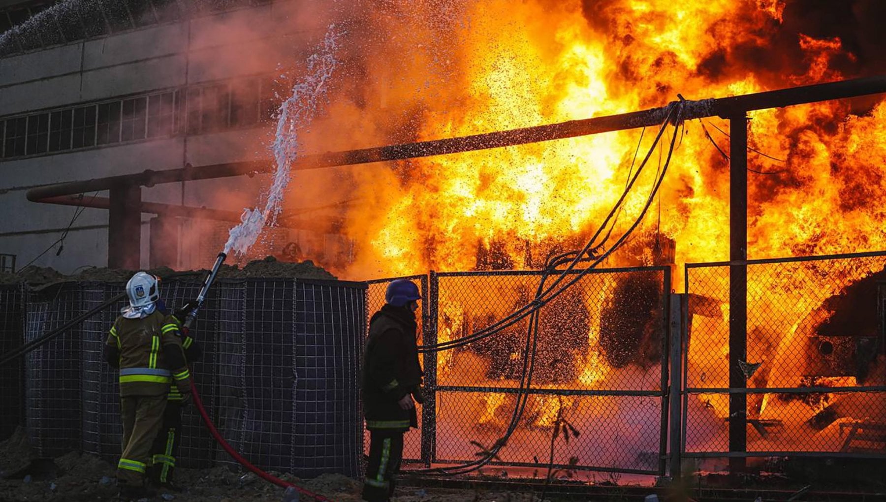 Ucraina, la "formula del terrore" russo: milioni di civili al gelo e senz'acqua in un inverno infernale