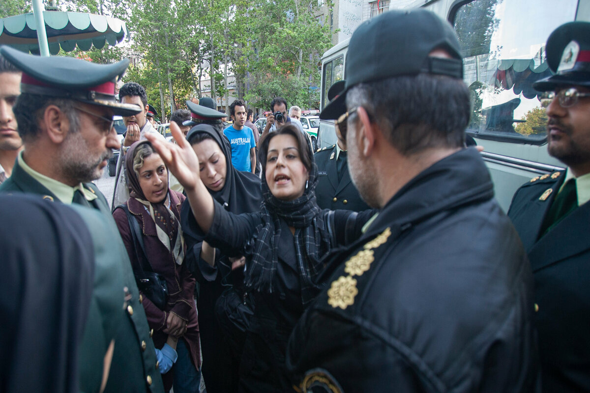 Iran, cartucce italiane per sparare contro la protesta popolare