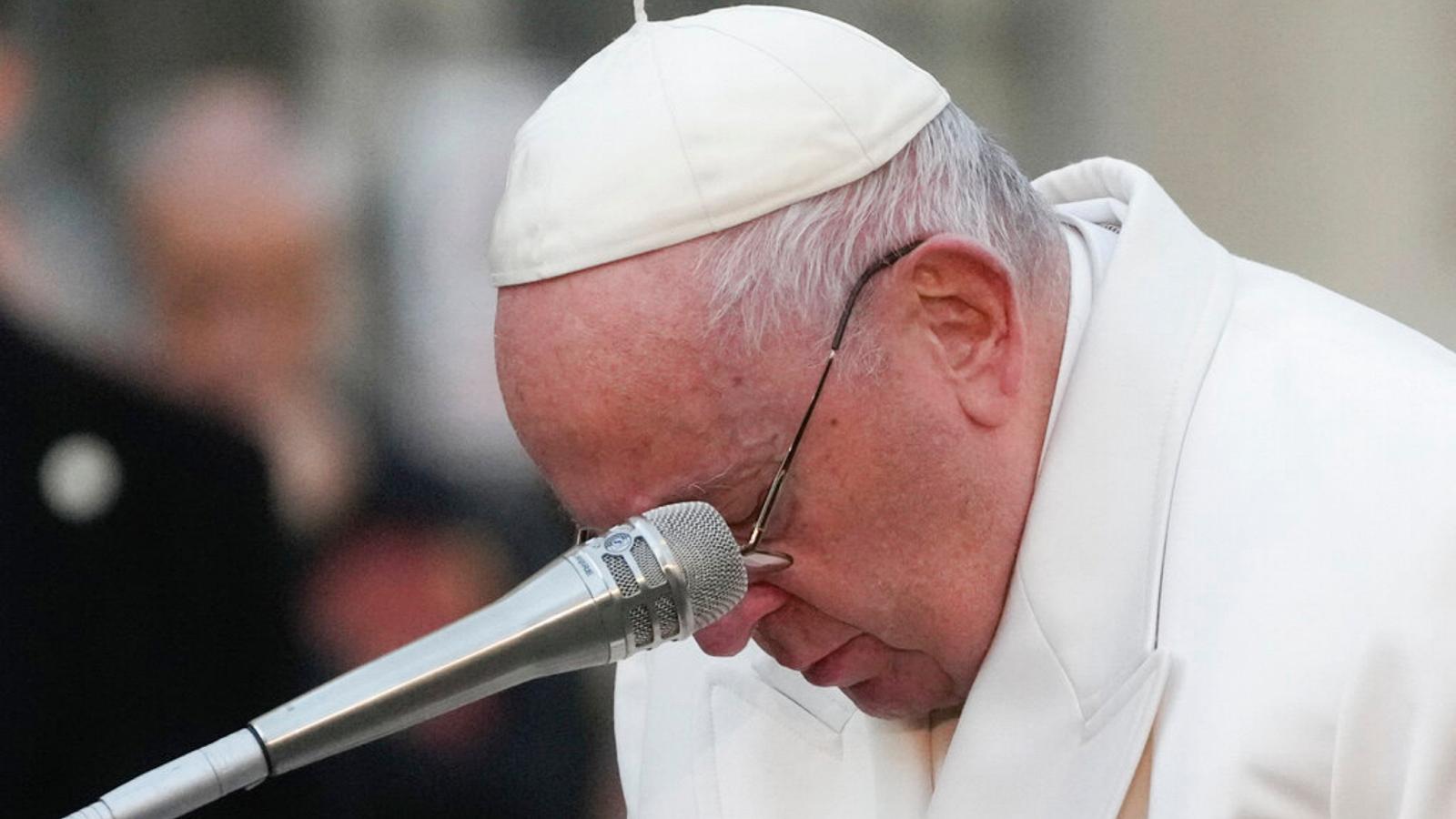 Papa Francesco e il pianto per l'Ucraina: il dolore per un conflitto che sta diventando totale