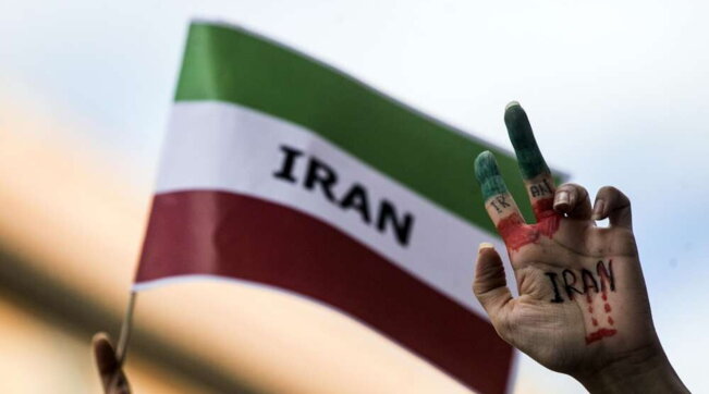 La Corte suprema dell'Iran ha deciso di riprocessare due manifestanti condannati a morte