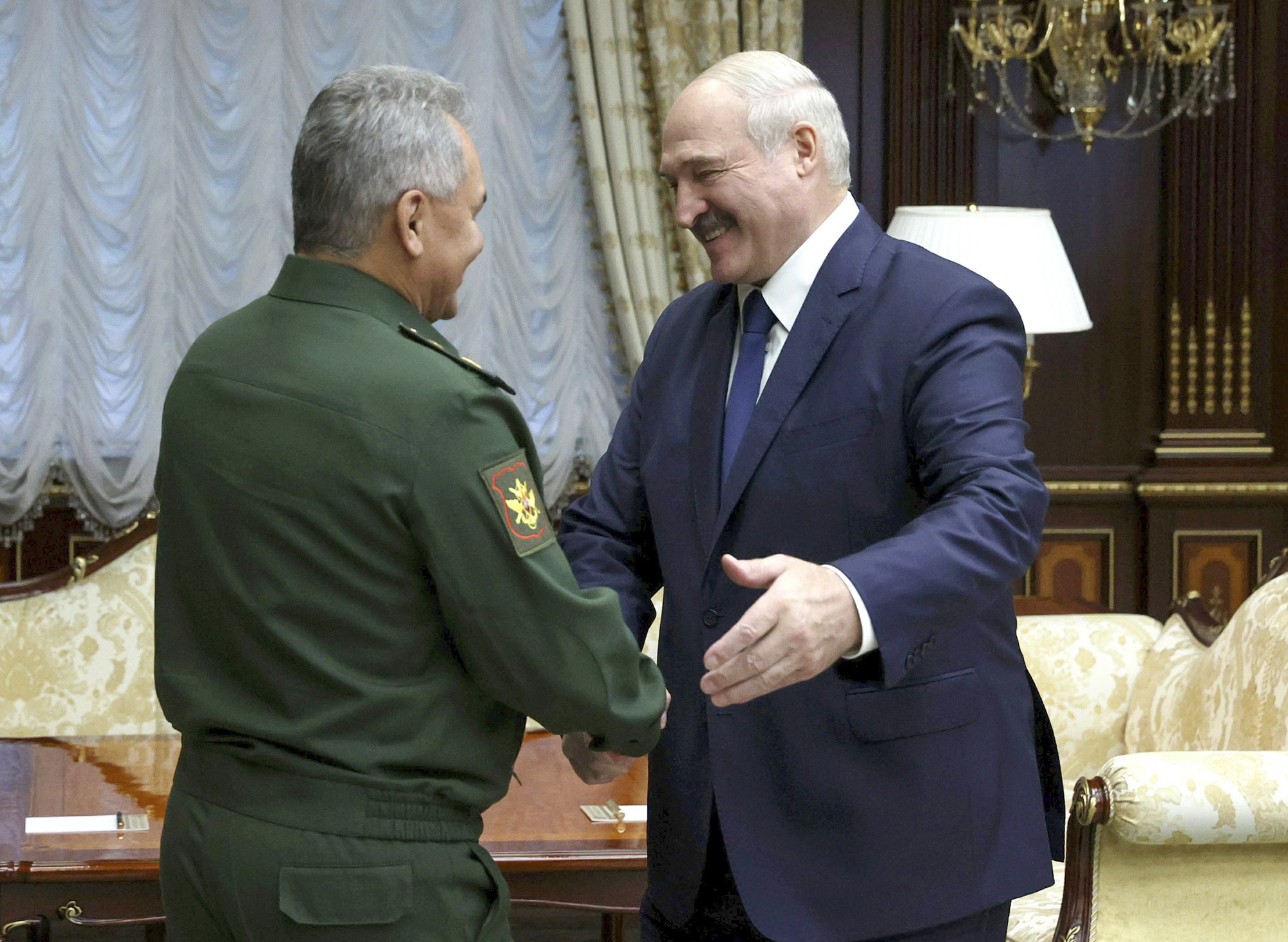 Lukashenko incontra il ministro della Difesa russo Shoigu: "L'operazione speciale continua"