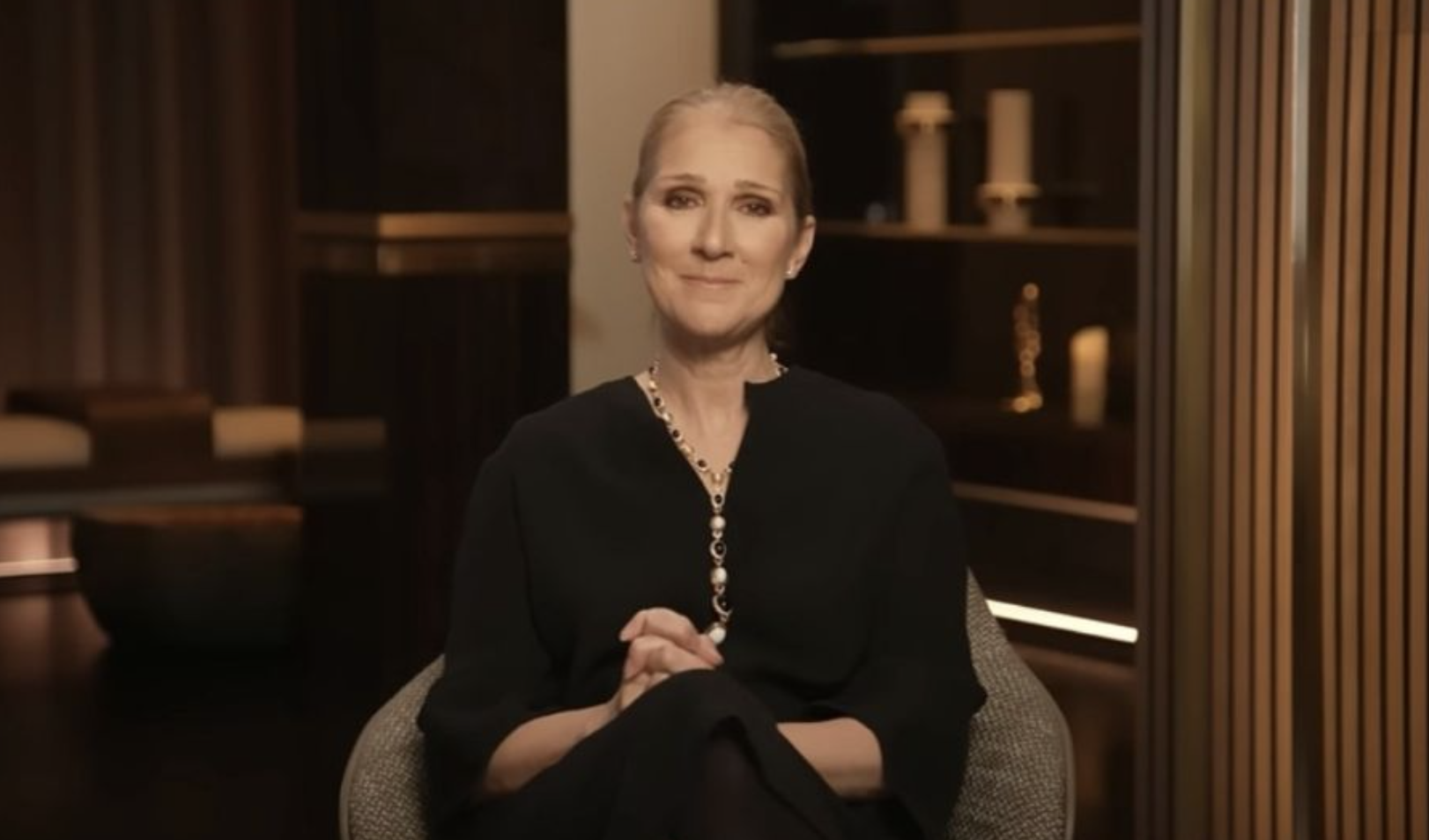 Celine Dion: "Ho una rara patologia neurologica devo cancellare il mio tour