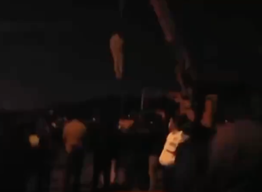 Iran, impiccato Majidreza Rahnavard: Teheran mostra il corpo appeso su una gru