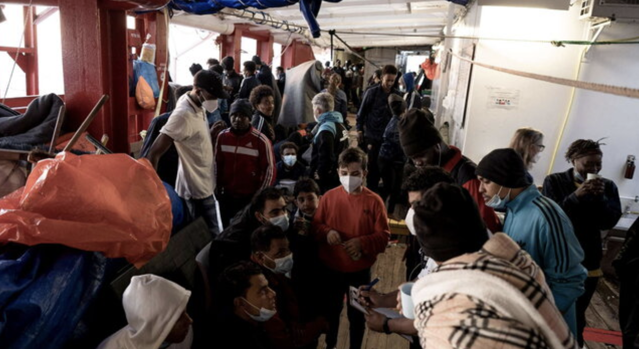 Migranti, dal governo reazionario in arrivo un decreto anti-Ong basato su forzature giuridiche