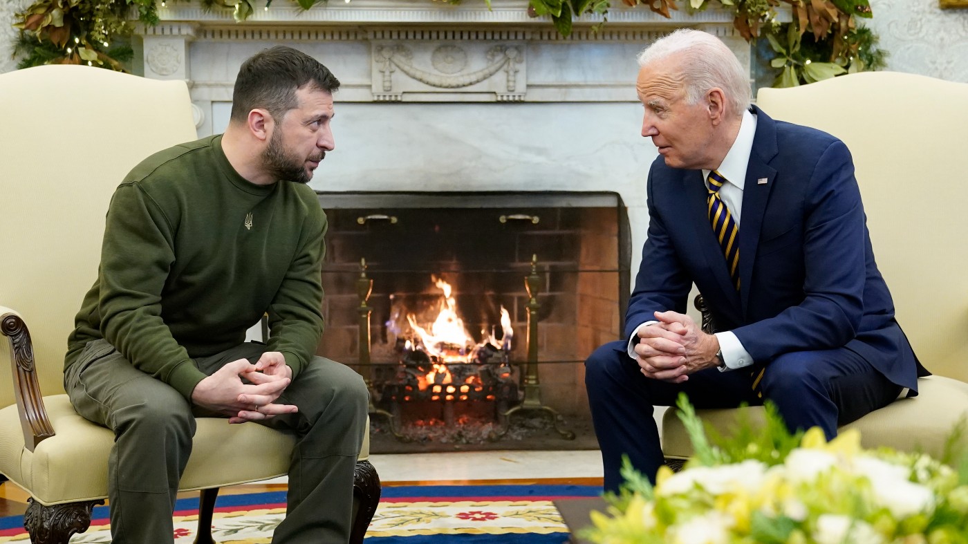 Ucraina, colloquio telefonico tra Zelensky e Biden