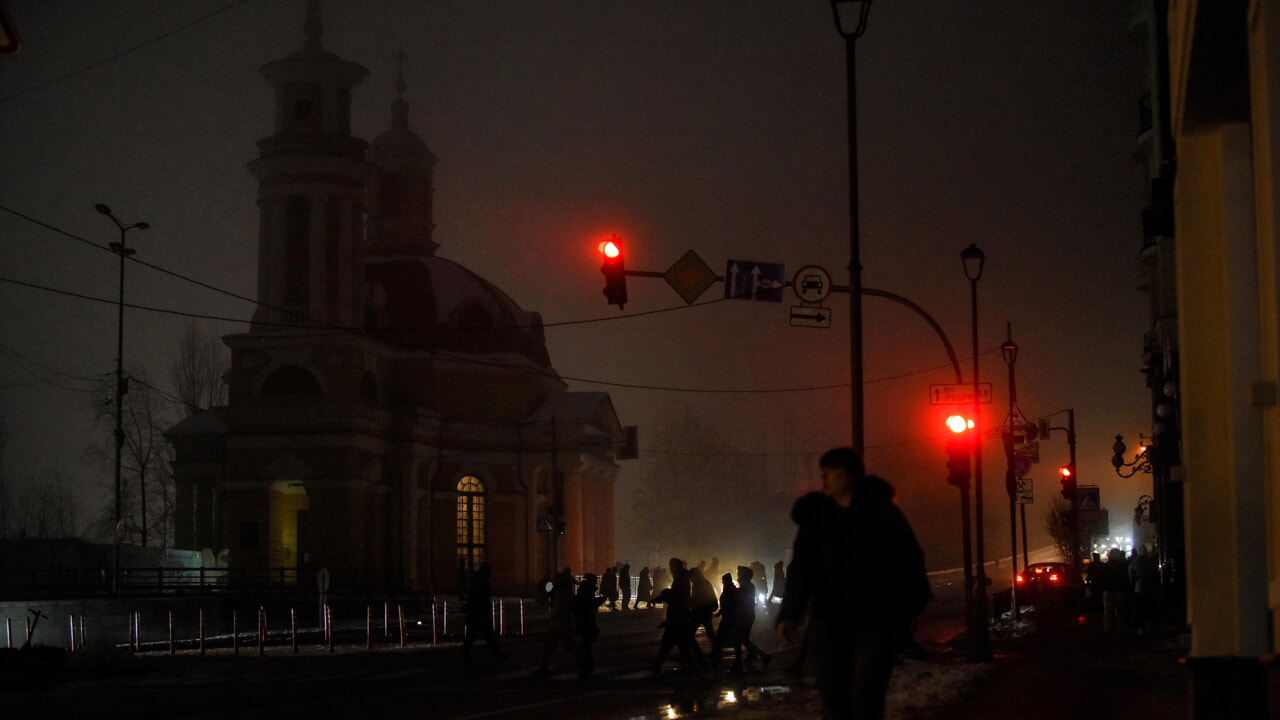 blackout-ucraina Ucraina, 300mila generatori importati dall'inizio dell'inverno, usati dall'86% delle aziende