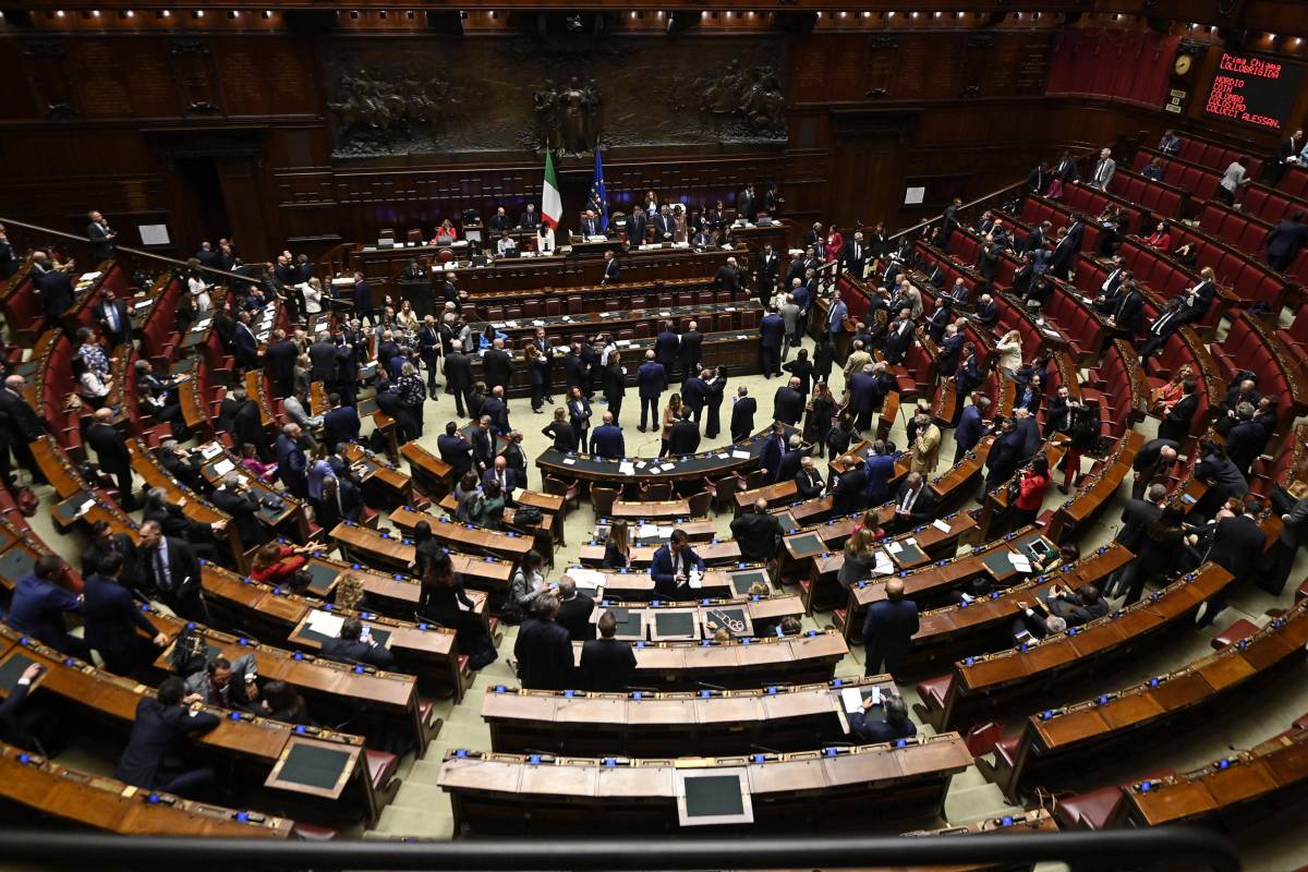 Salario minimo, approvata la sospensiva: ma per la destra è una sconfitta