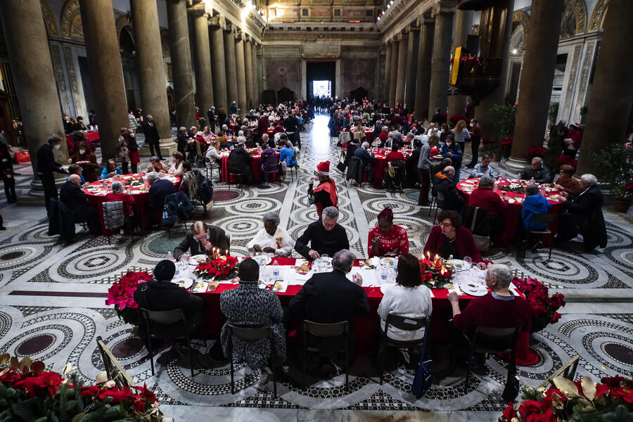 Il pranzo di Natale a Sant'Egidio ha compiuto 40 anni: ecco come è andato quello di ieri