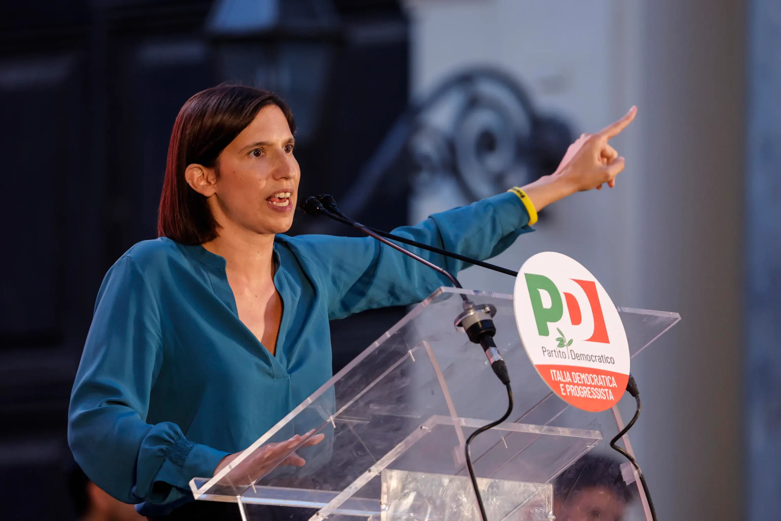 Elly Schlein: "Diritti civili e sociali sono inscindibili, la casa è un bene primario"