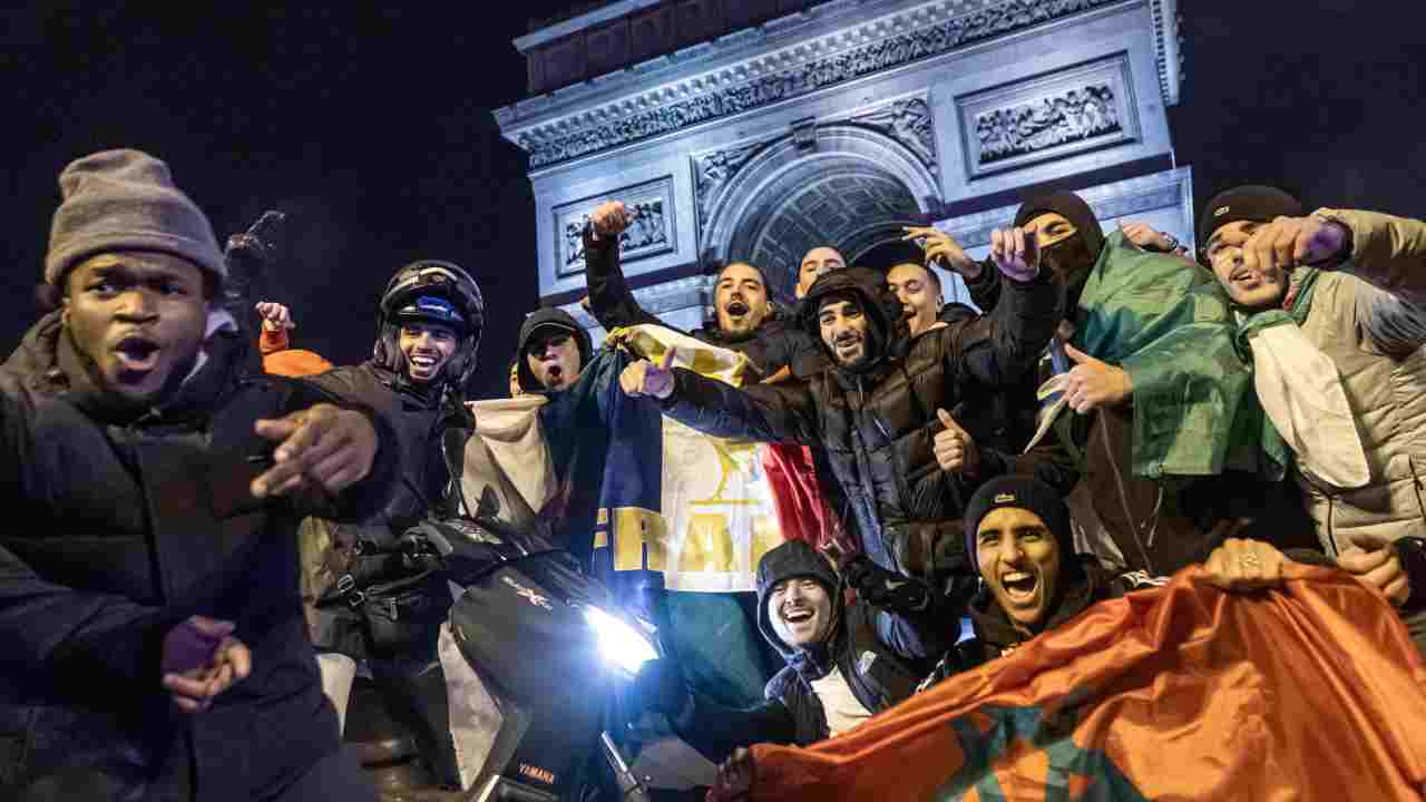 Francia-Marocco, 10mila agenti in Francia e oltre 2mila a Parigi: tensione per la storica partita