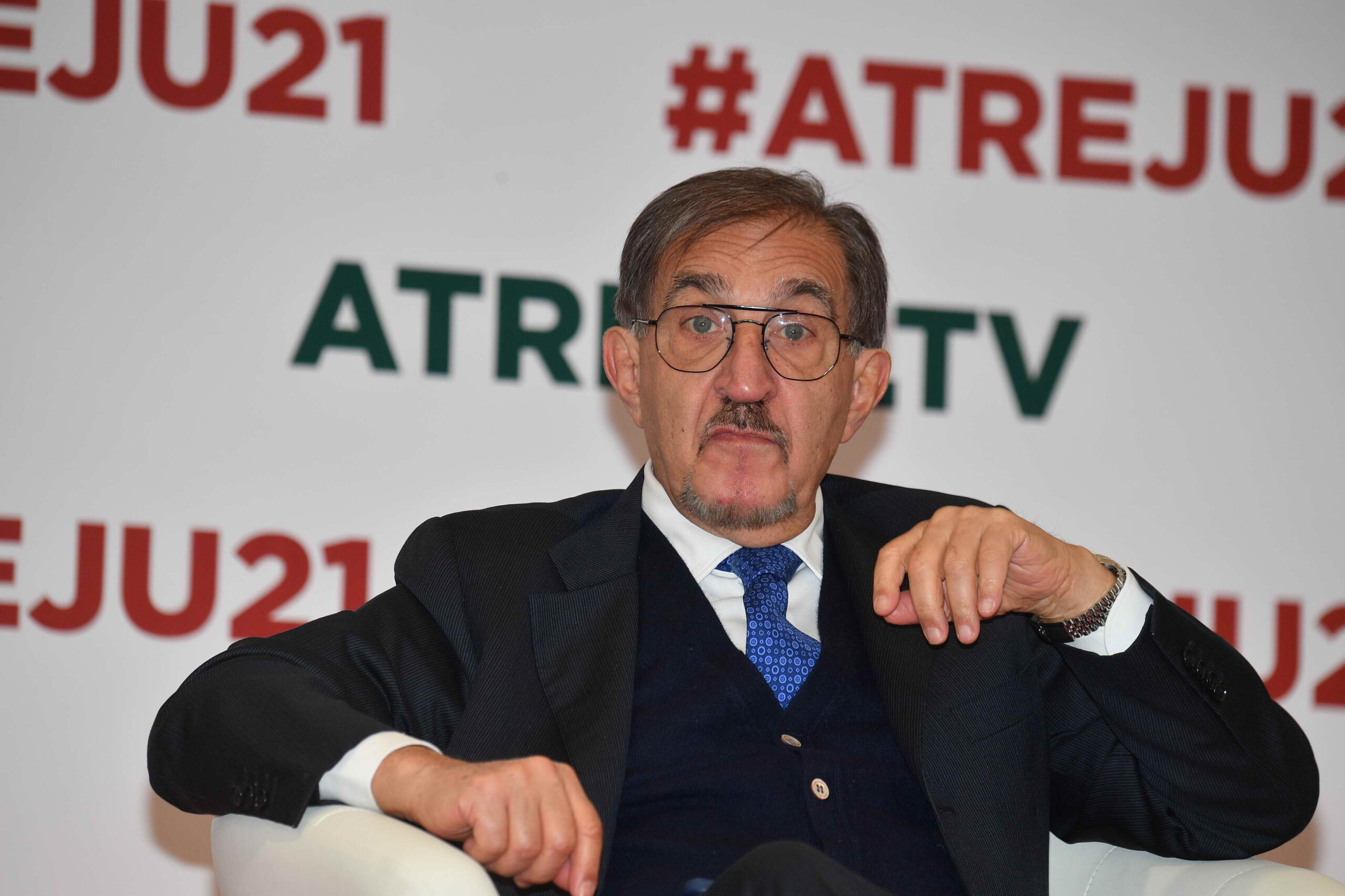 Report sulla famiglia di La Russa: "Legami con Cosa Nostra". Lui annuncia querela