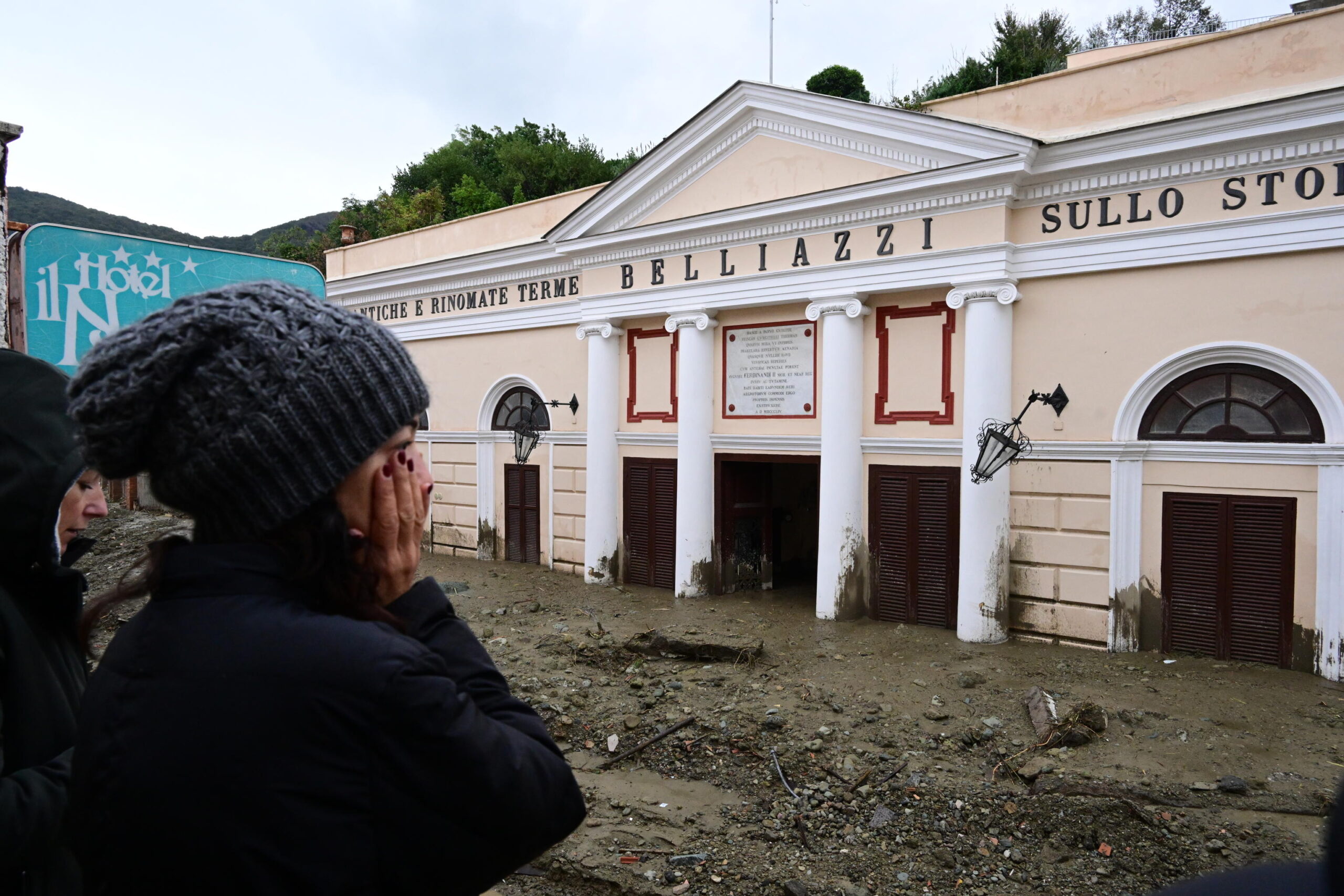 Ischia, trovata anche l'ultima dispersa: le famiglie dicono "No" ai funerali di Stato