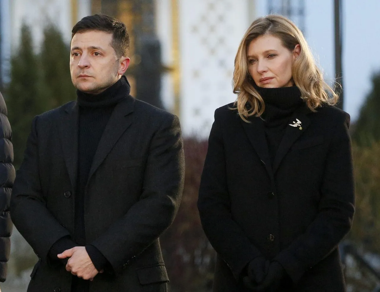 Zelensky e la moglie Olena scioccati per lo schianto dell'elicottero: "Dolore indicibile, indagini subito"