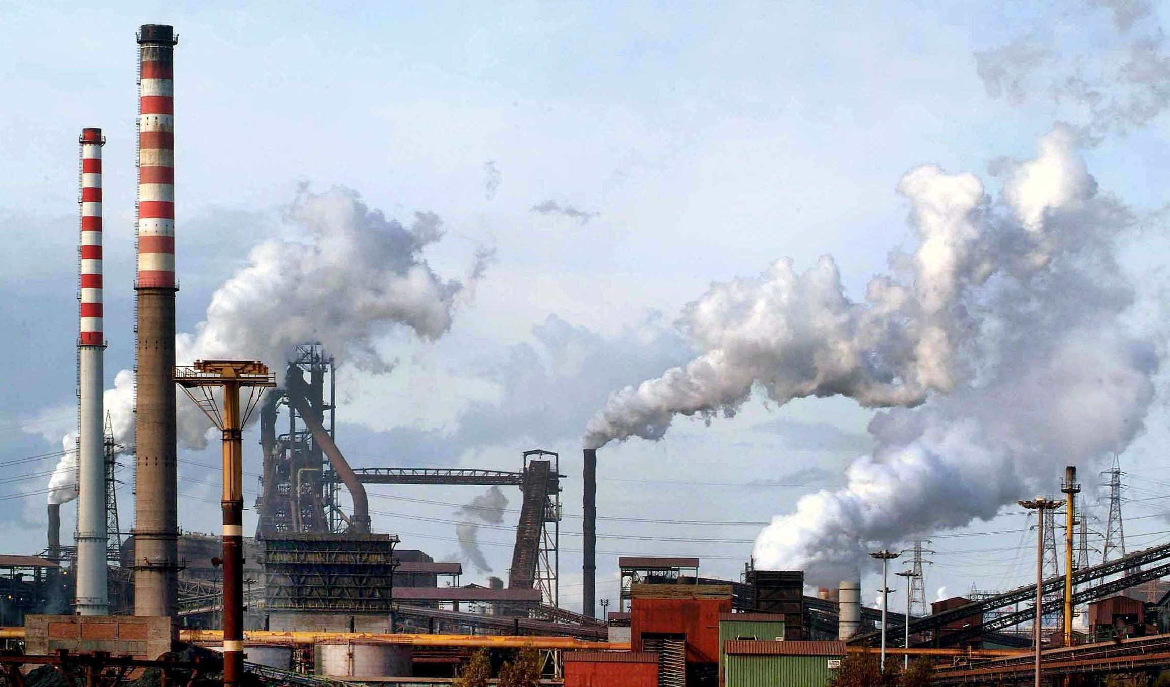 Ex Ilva, perquisizione dei Carabinieri: inchiesta sulle emissioni inquinanti dell'acciaieria