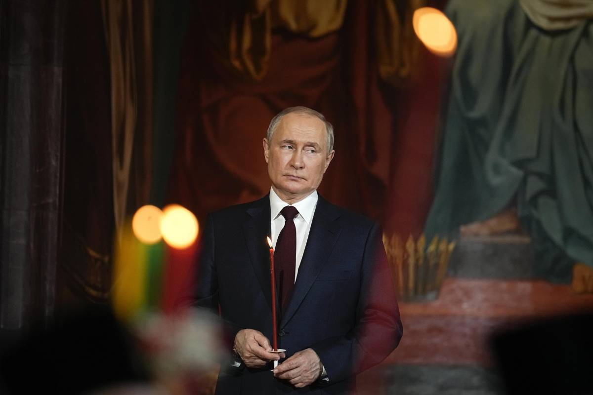 Le pretese di Putin: "Non consentire che le regioni russe al confine con l'Ucraina siano bombardate"