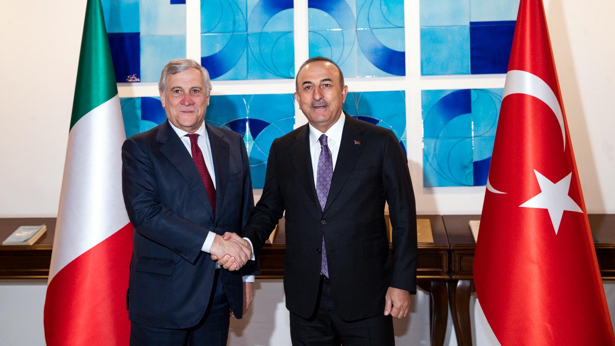 Tajani ai piedi di Erdogan per un"patto di stabilità" con chi ha destabilizzato la Libia