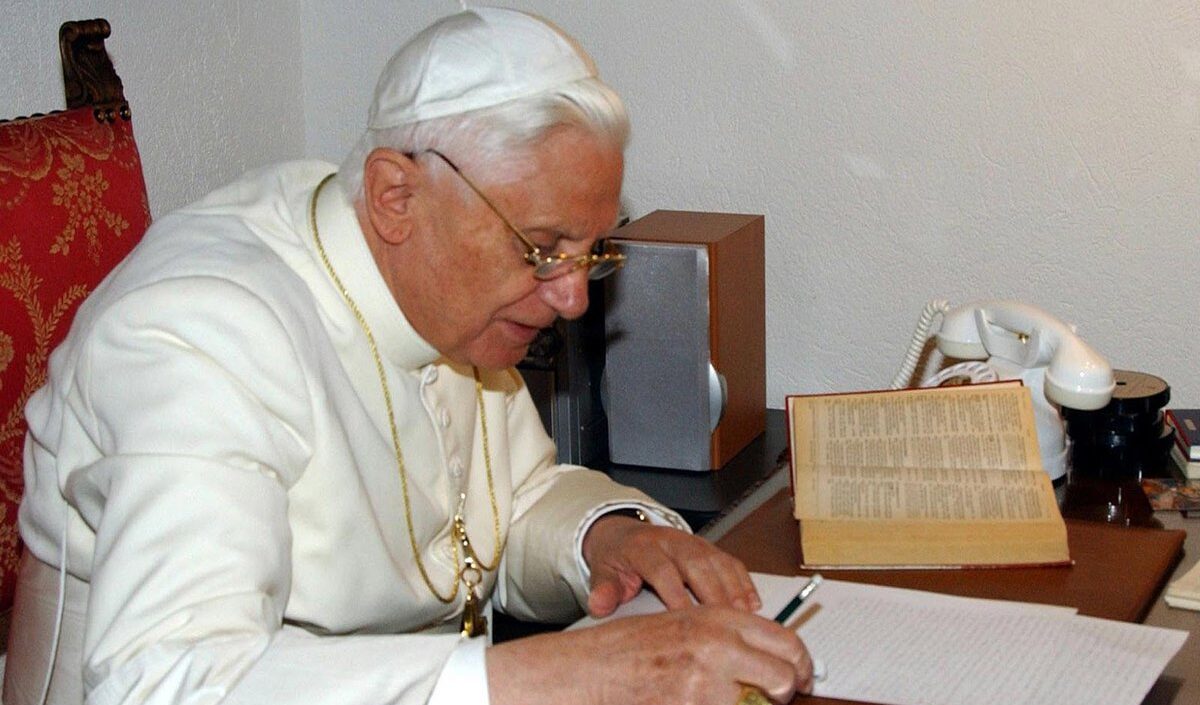 La morte di Ratzinger: quando irrompe la Storia , la Rai sa essere servizio pubblico