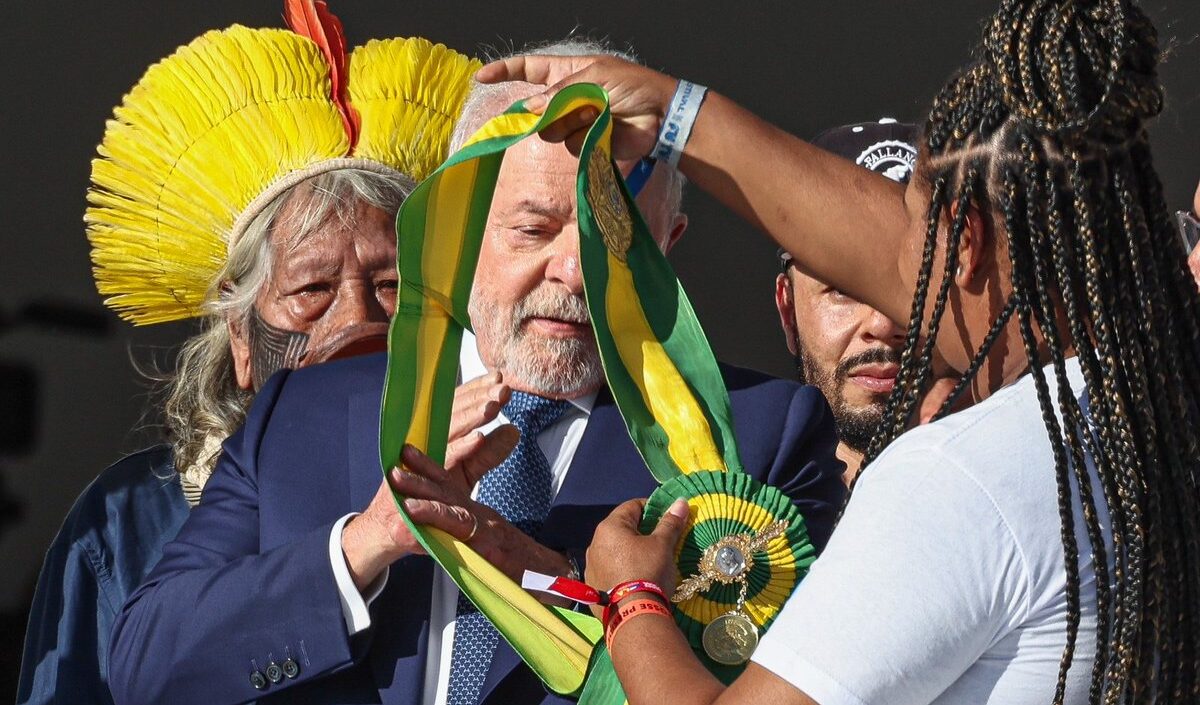 Lula: "Bolsonaro si è nascosto negli Usa per paura di affrontarmi e passare la fascia di presidente"