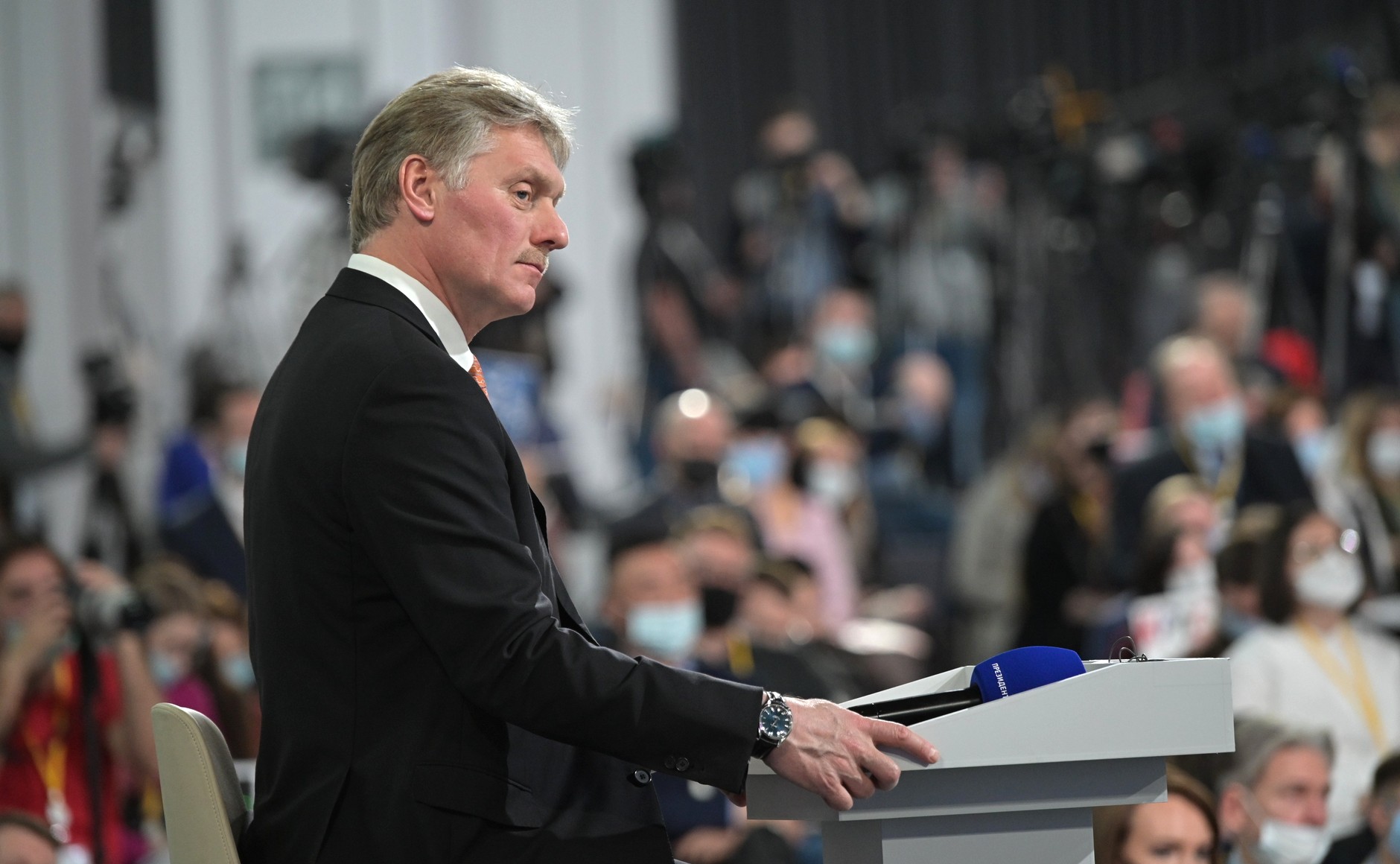 Ora che sta perdendo, la Russia vuole i  negoziati. Peskov: "Meglio una soluzione pacifica"