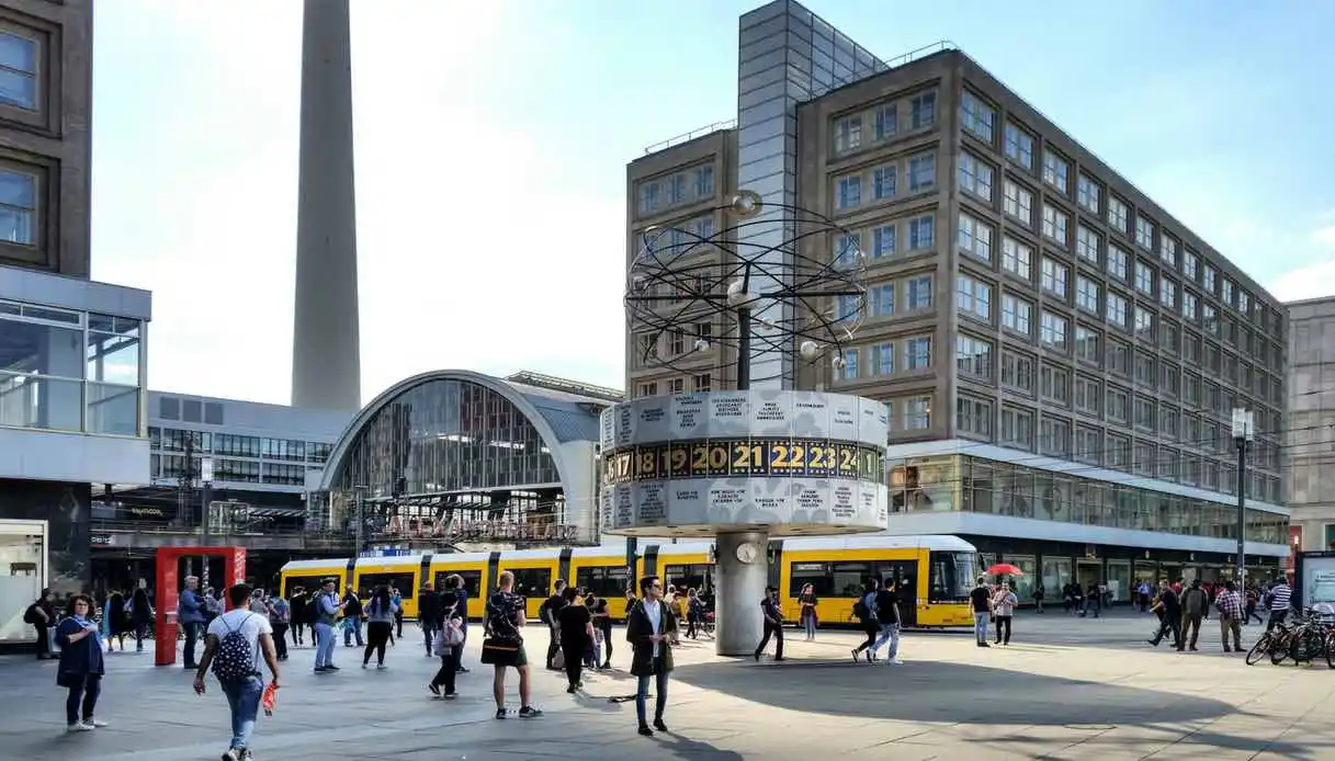 Sondaggio in Germania: i tedeschi cosa pensano dell'invio dei Leopard a Kiev, sono d'accordo?