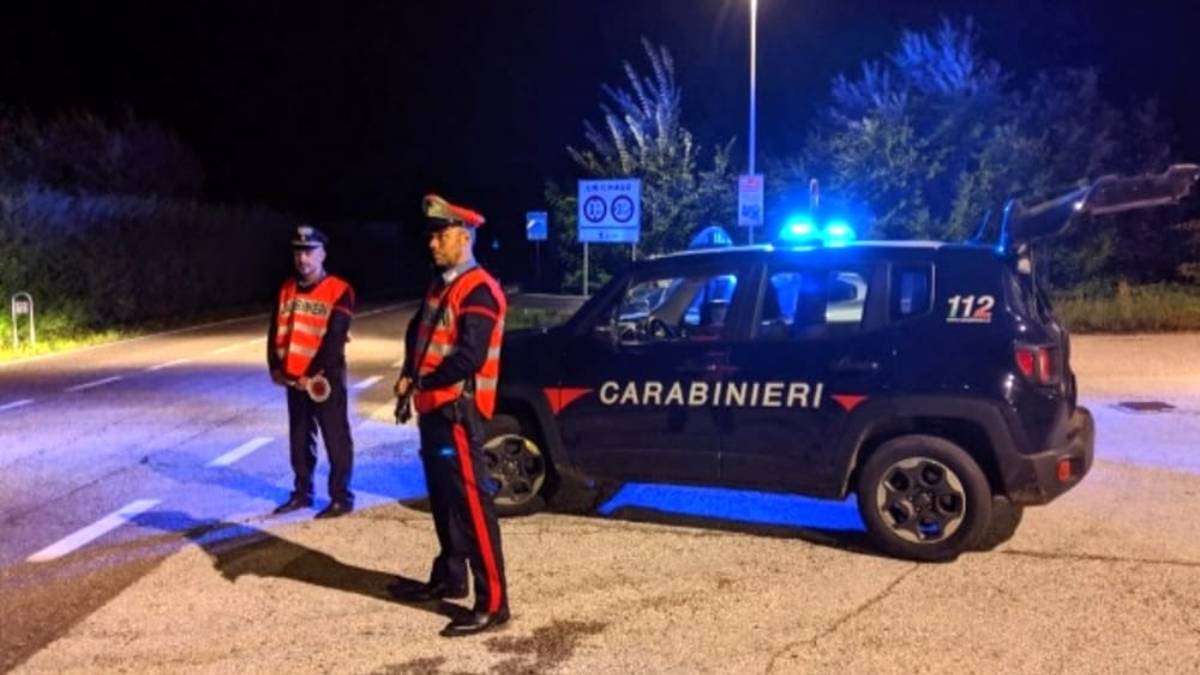 Adolescente denuncia uno stupro: "Violentato da tre nei vicoli di Genova"