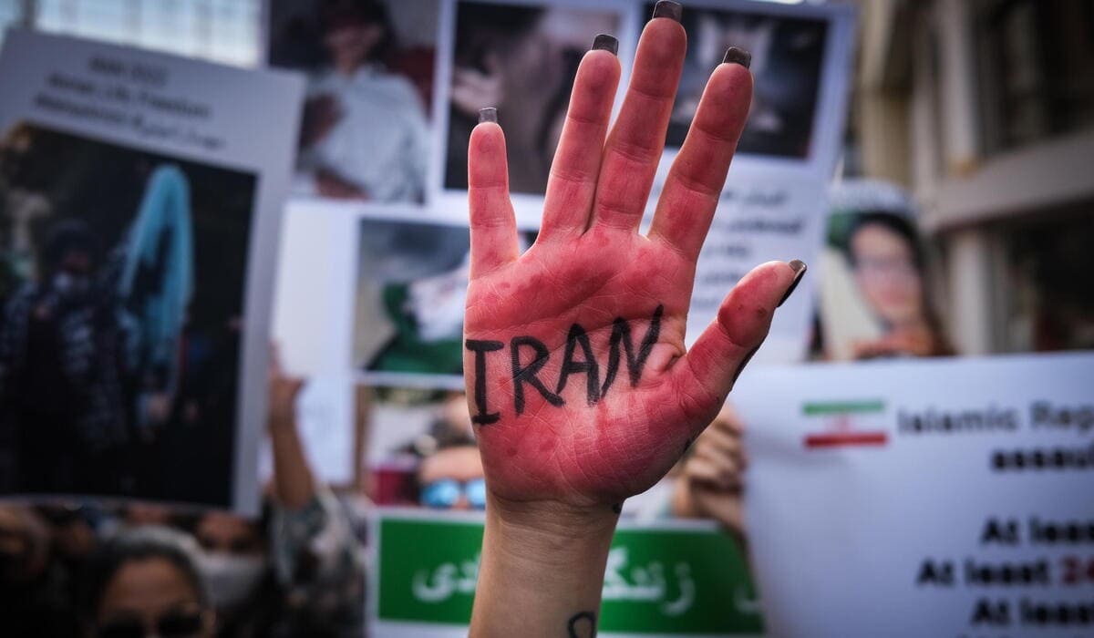 Marisa Laurito raccoglie 85 mila firme in favore dei manifestanti iraniani. "Nessuno dica non sapevo"