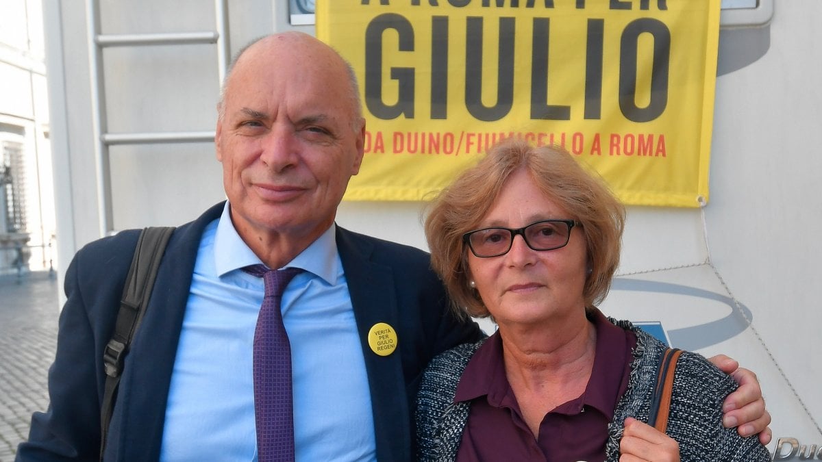 Giulio Regeni, la famiglia smentisce Tajani: "Dal governo egiziano collaborazione inesistente"