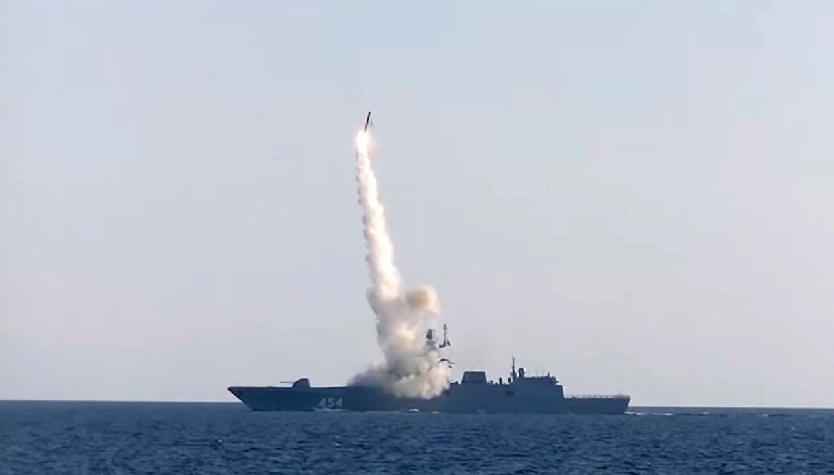 I russi mostrano i muscoli: simulazione elettronica del lancio di un missile ipersonico nell'Atlantico