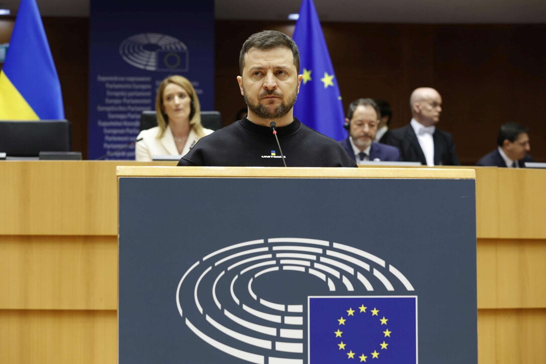 Zelensky a Bruxelles: "L'Ucraina vincerà e sarà membro dell'Ue"