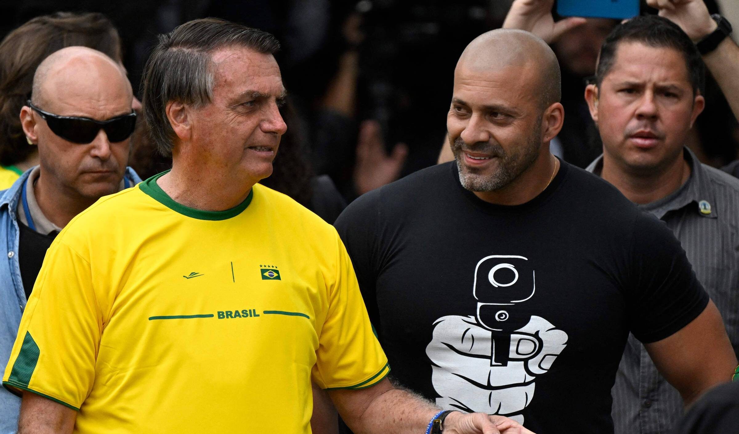 Brasile, arrestato l'ex deputato (filo-golpista) di Bolsonaro Daniel Silveira