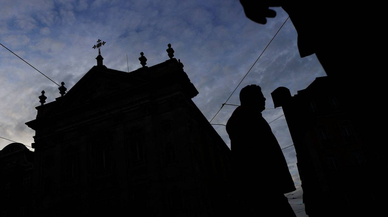 Pedofilia in Portogallo, secondo un'inchiesta almeno 4.815 vittime in 70 anni