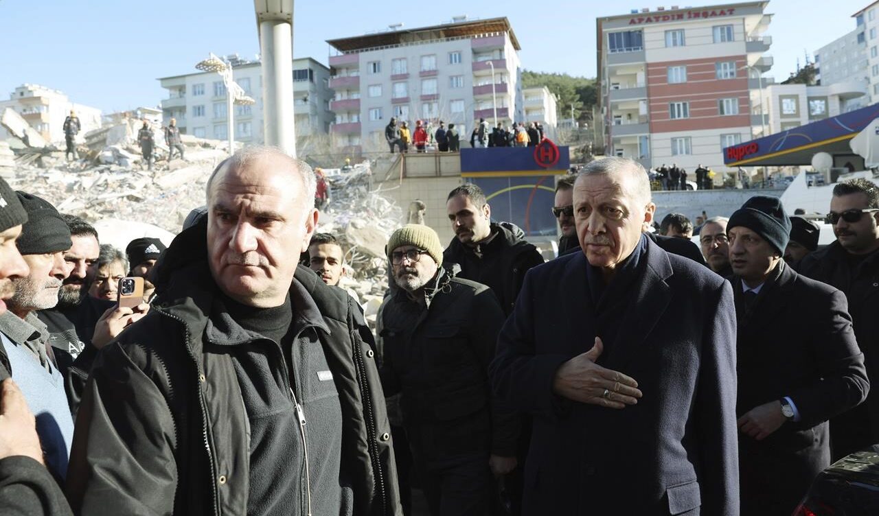 Turchia, il terremoto e un presidente "cementificatore" e nemico dei vincoli