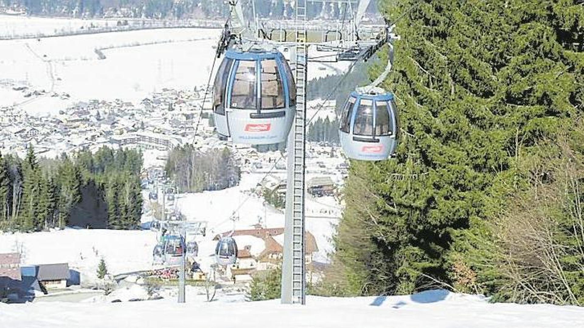 Paura a Pramollo: guasto alla cabinovia e 160 sciatori sospesi per oltre un'ora