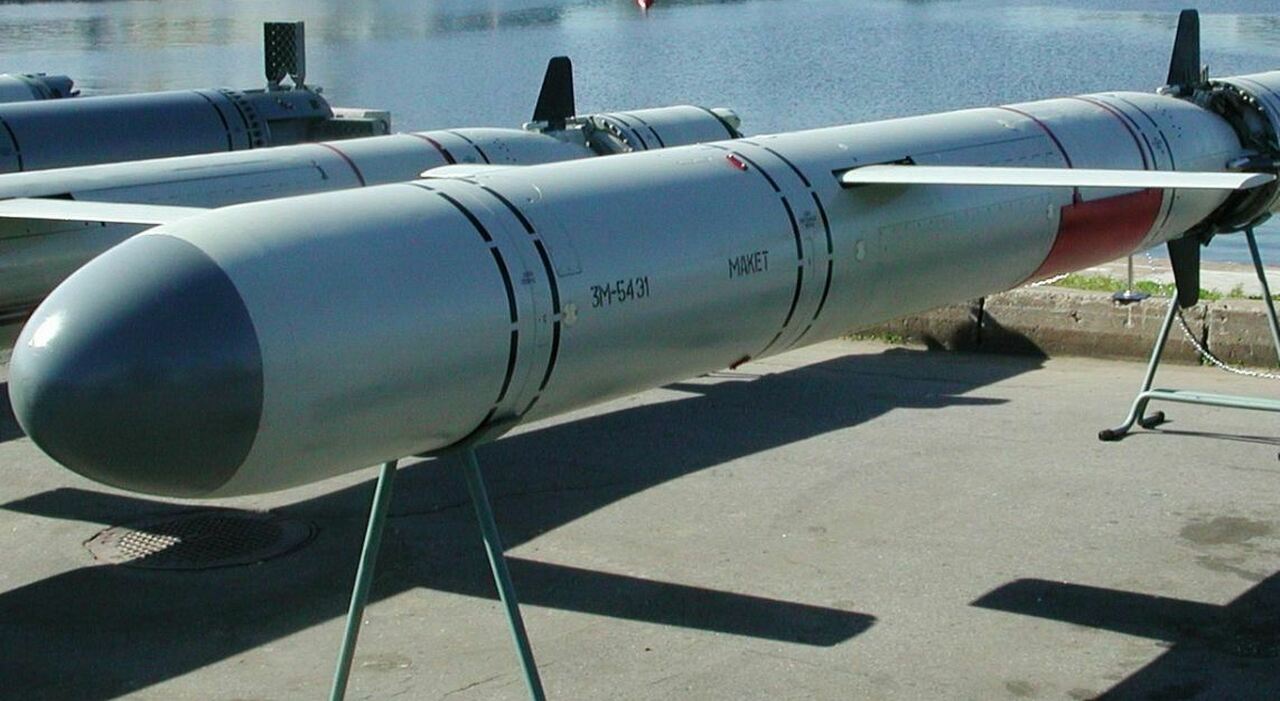 La Russia ha raddoppiato il numero di navi nel Mar Nero: pronti nuovi attacchi missilistici