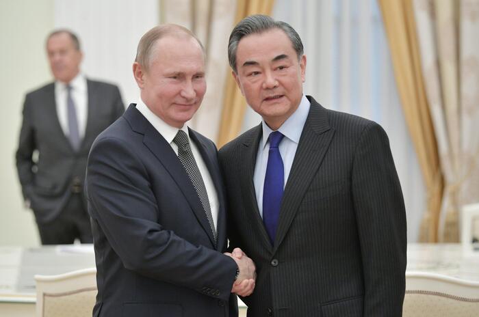 Putin ha incontrato l'inviato di Xi: "Le relazioni con Pechino stabilizzano la situazione internazionale"