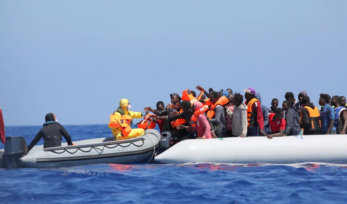 Migranti, alla Camera passa il Decreto securista: nel Mediterraneo si continua a morire