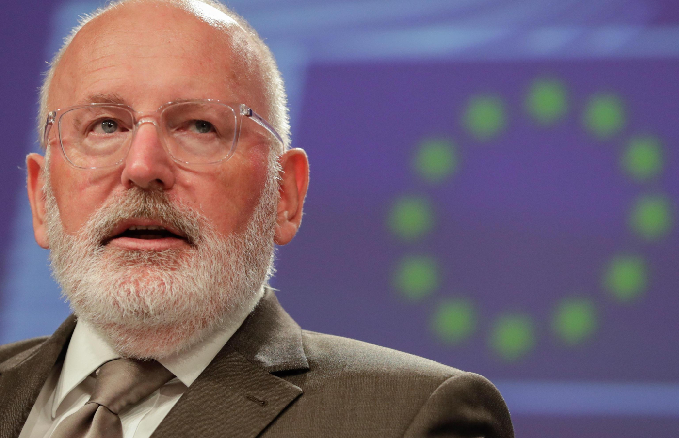 Timmermans: "Ripristinare l'integrità territoriale dell'Ucraina e poi negoziati di pace"