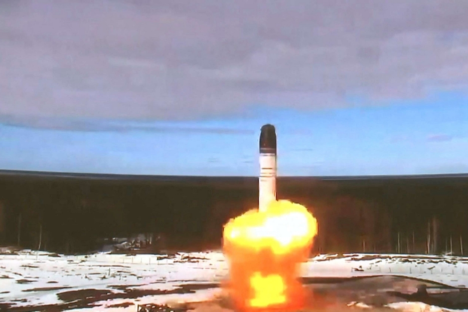 MO001_UKRA_79938648 La Russia ha testato il missile balistico 'Satana' proprio durante la visita di Biden a Kiev