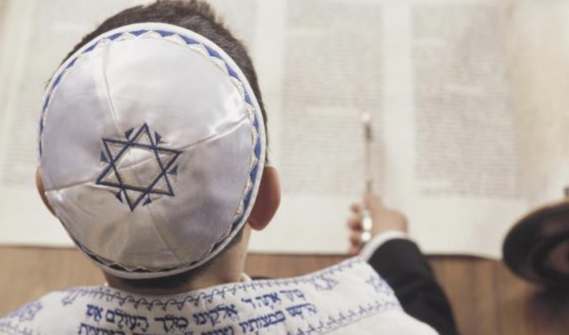 Insulti antisemiti al bambino ebreo: "In altri anni ti avremmo bruciato"