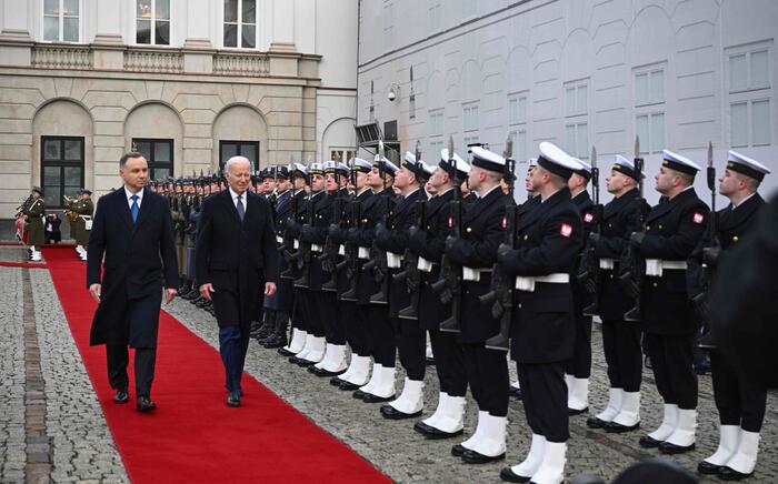 Biden è arrivato a Varsavia: "Il discorso di Putin è assurdo"