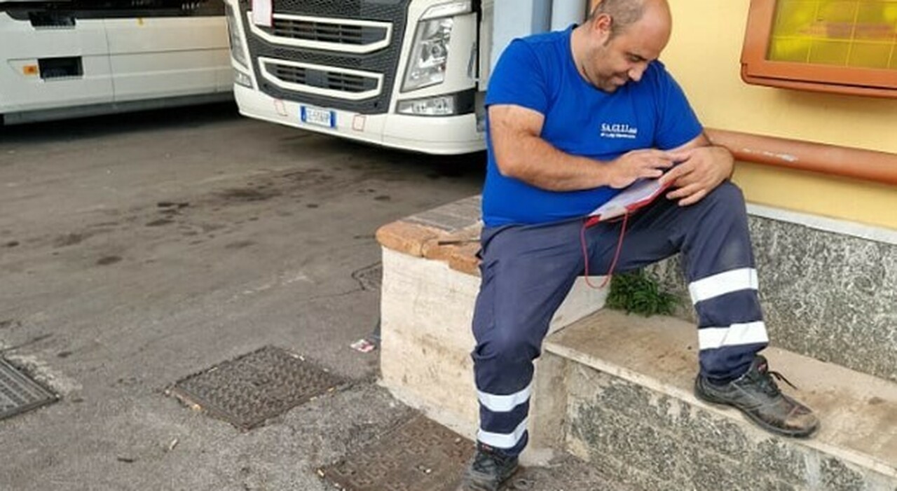 Un camionista ha un malore improvviso in autostrada: il gesto eroico prima di morire...